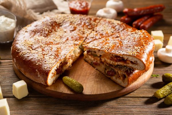 Пирог “Охотничий” с колбасками Пирог “Охотничий” с колбасками