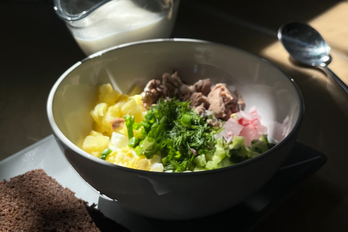 Окрошка с говядиной на айране